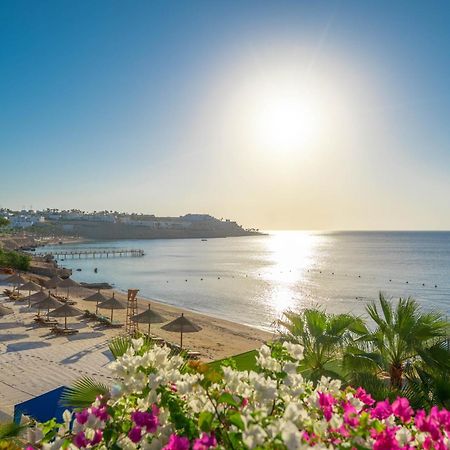 Park Regency Sharm El Sheikh Resort Exterior foto Sunrise over the Red Sea at the Hilton Taba