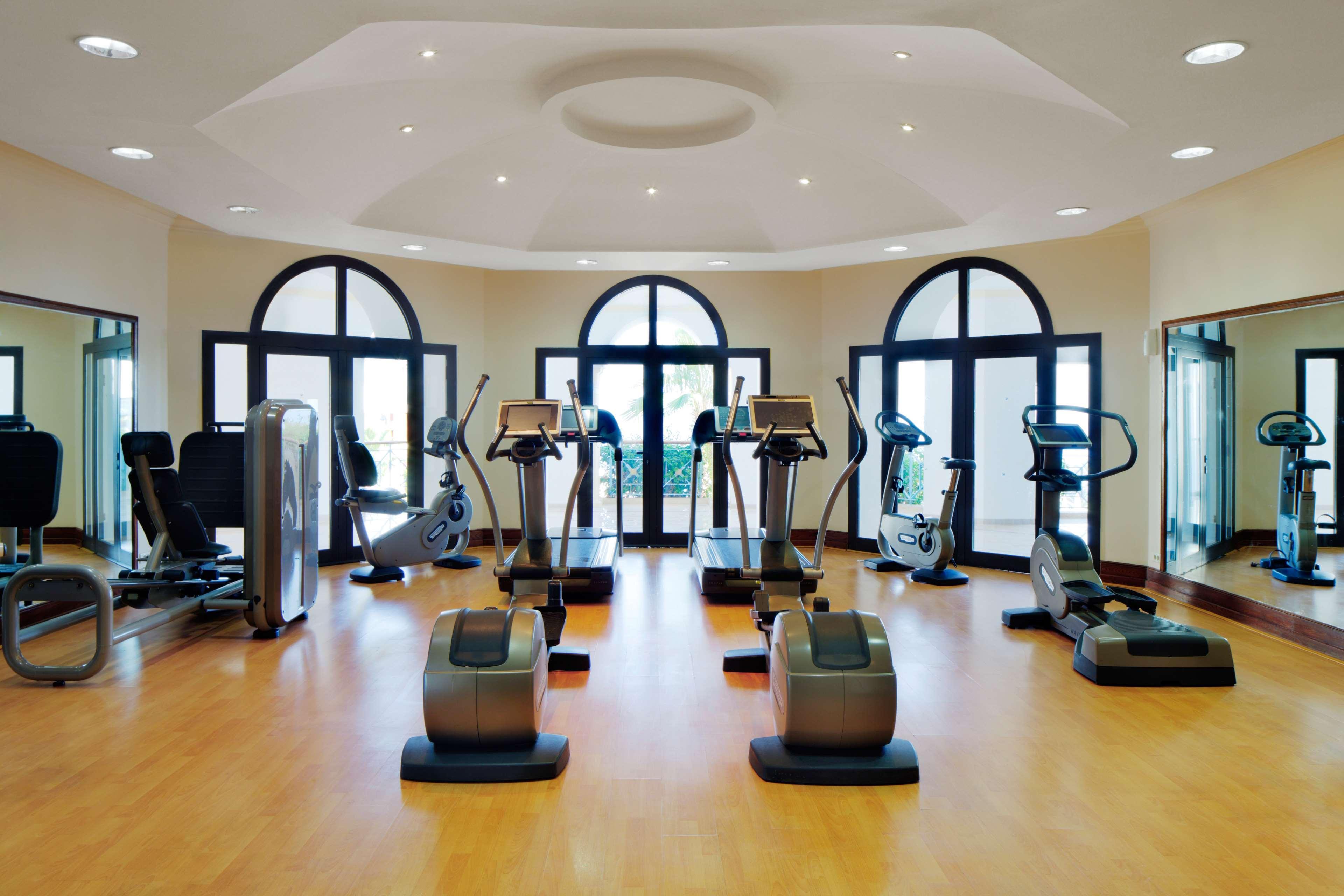 Park Regency Sharm El Sheikh Resort Exterior foto A gym at a hotel