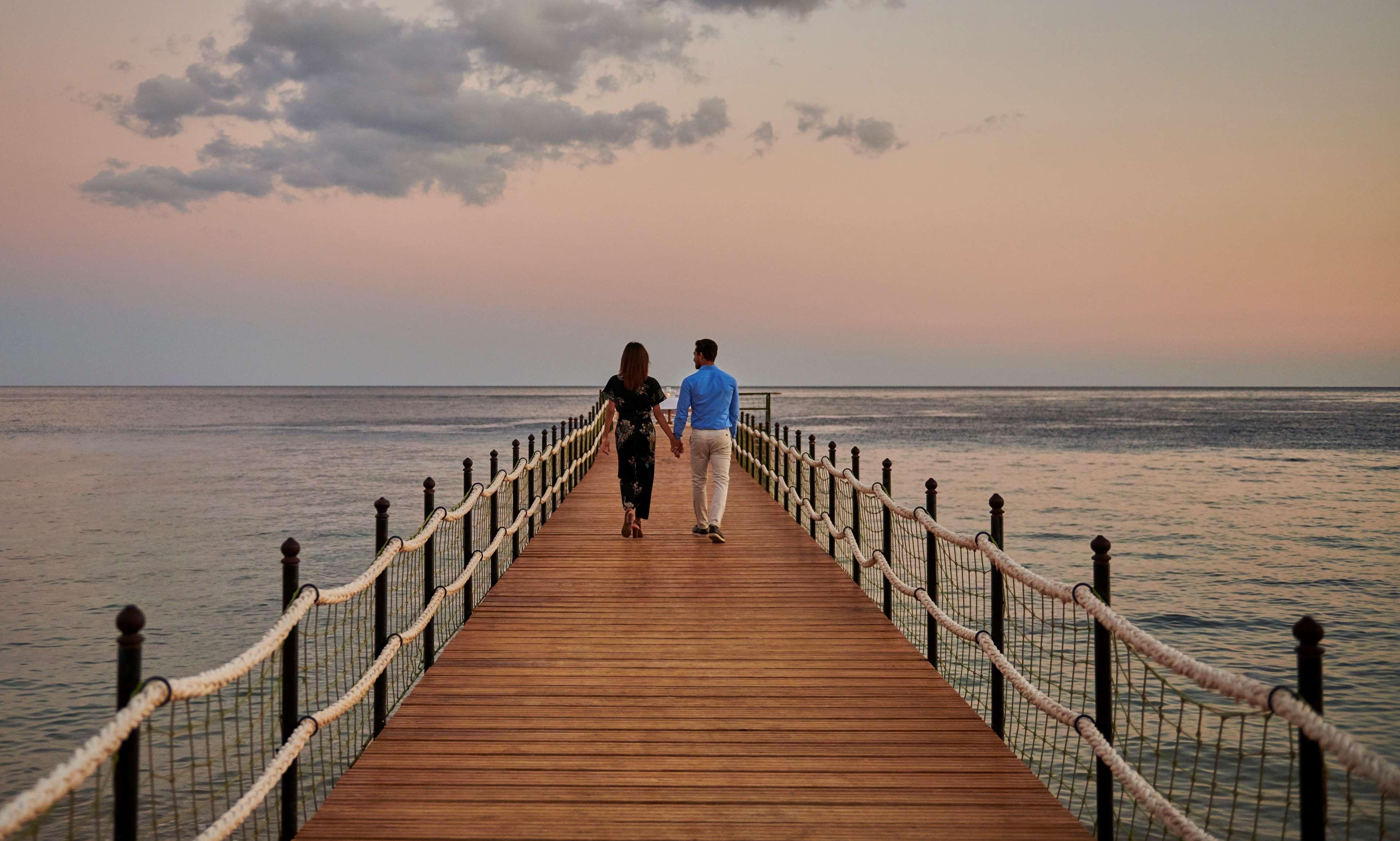 Park Regency Sharm El Sheikh Resort Exterior foto The pier at the resort